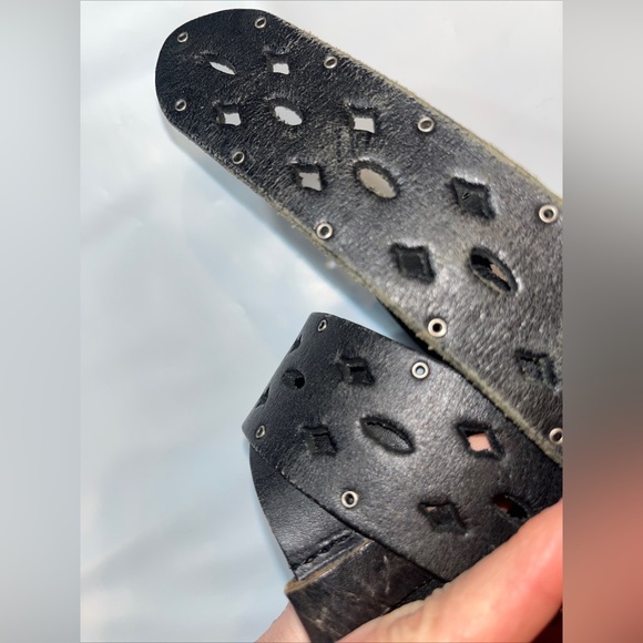 BASS Black LEATHER Cut Outs 1.5” Belt Silver SQUARE Buckle 39” Long medium boho - Picture 9 of 15